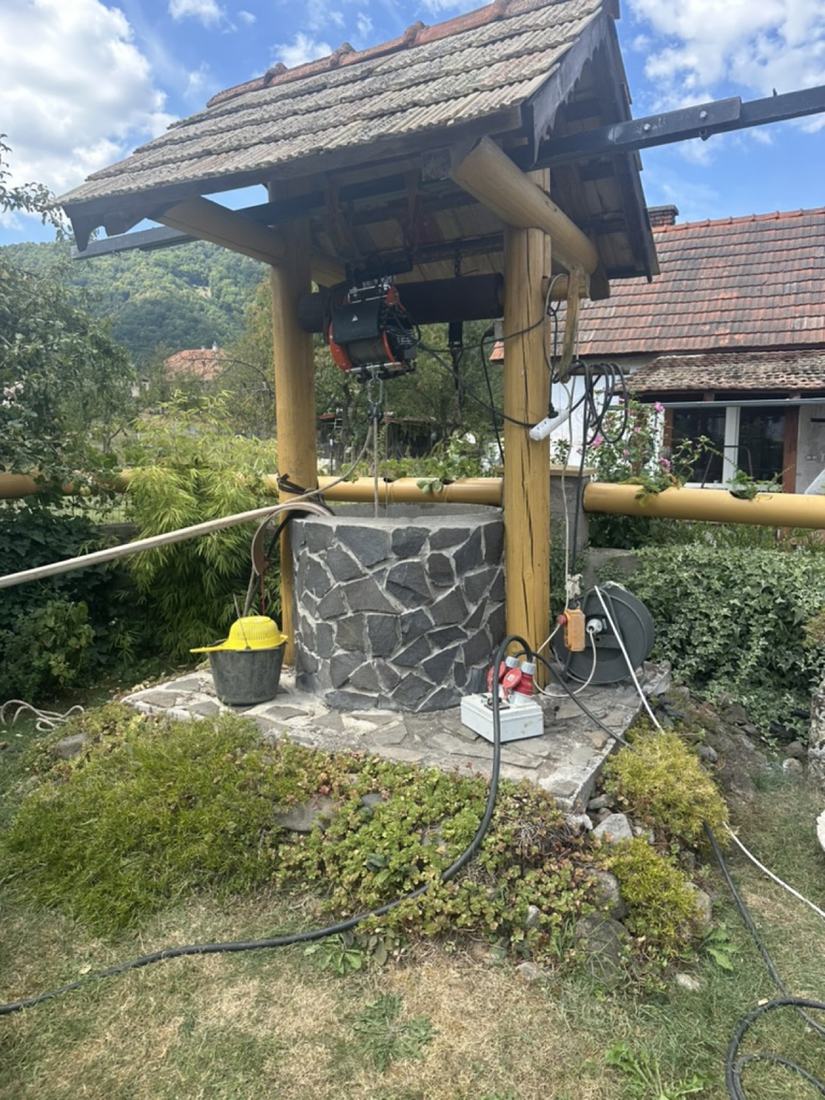 Studňa s dreveným prekrytím, Voznica